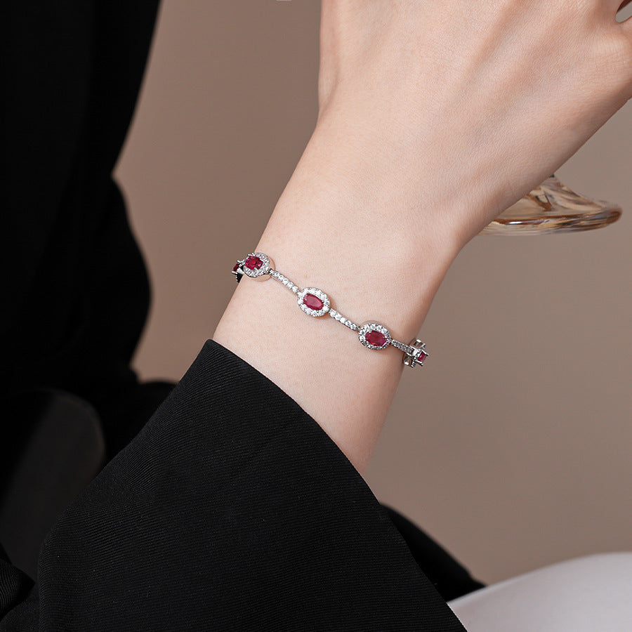 Elegant Heart-Shaped Gold-Plated Zirconia Bracelet for Women with Delicate Luxury Aesthetic