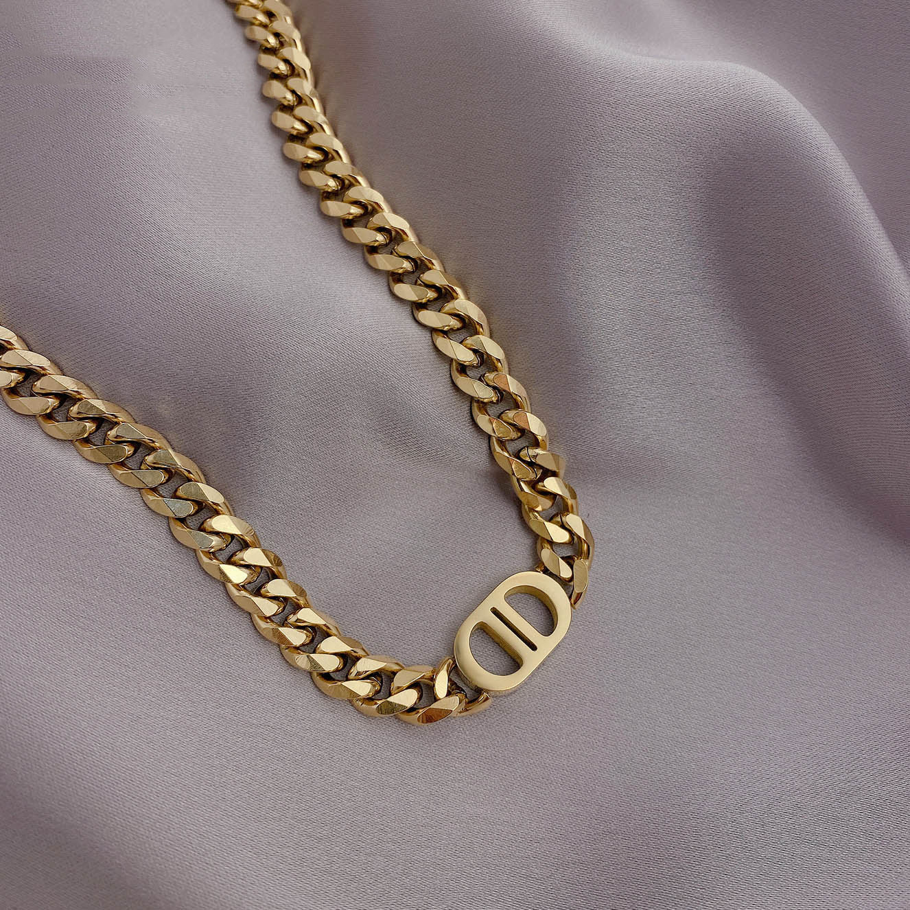 Minimalist Geometric Letter D Titanium Steel Necklace for Women with Gold Plating and Clavicle Chain Style
