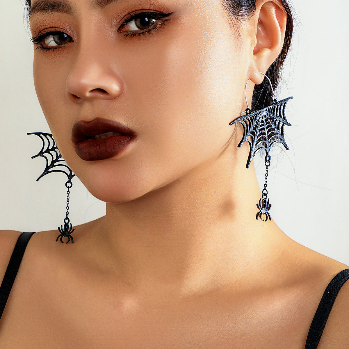Halloween Edgy Spiderweb Tassel Stud Earrings for Women Alloy Metal Electroplated Hollow Dark Style