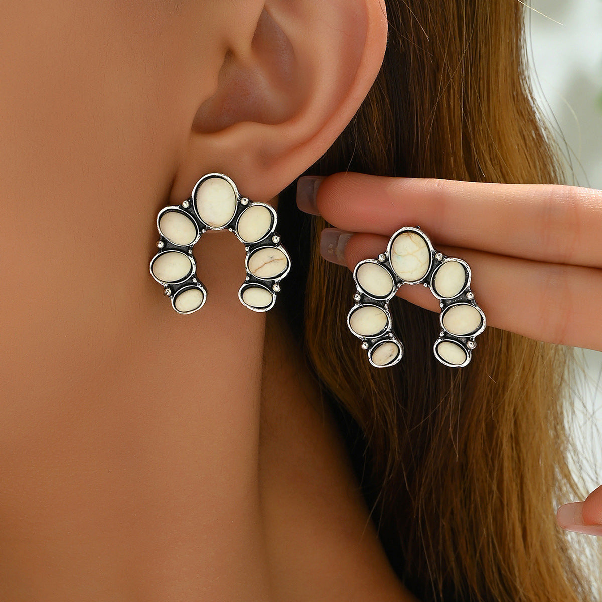 Orecchini da donna stile bohémien a forma di U geometrici con intarsi di strass in lega di zinco per un look elegante da tutti i giorni