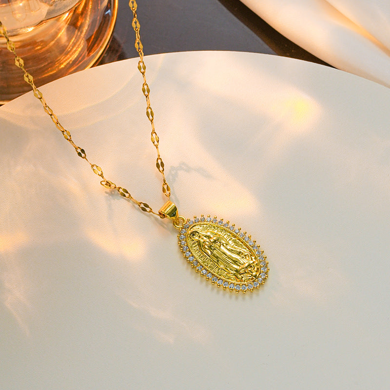 Fashionable Geometric Heart-Shaped Titanium Steel Pendant Necklace with Zirconia for Women