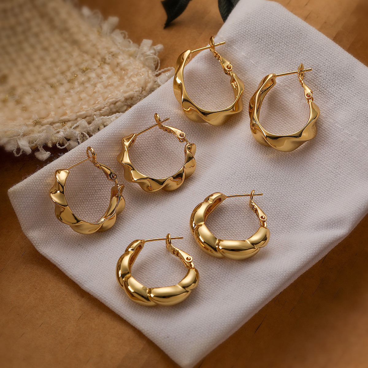 Irregular Geometric Wave-Shaped Copper Earrings with 18K Gold Plating for Women, Fashion-Forward Minimalist Design