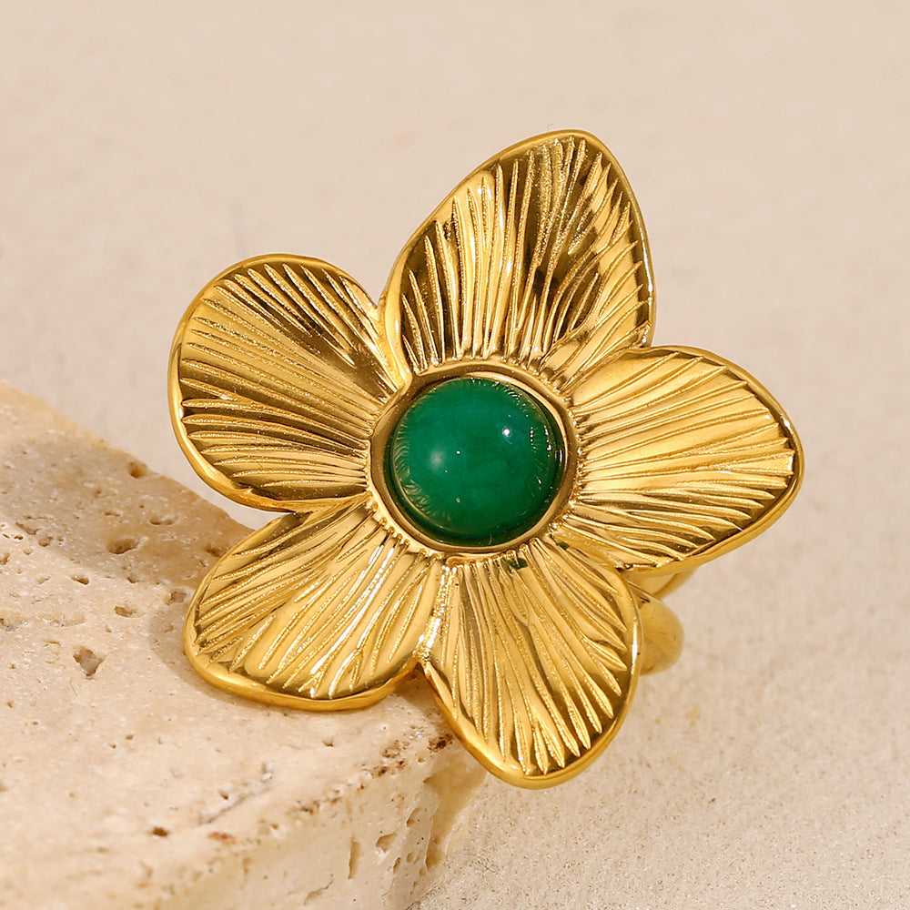 Vintage Style Floral Shaped Stainless Steel Ring with 18K Gold Plating for Women