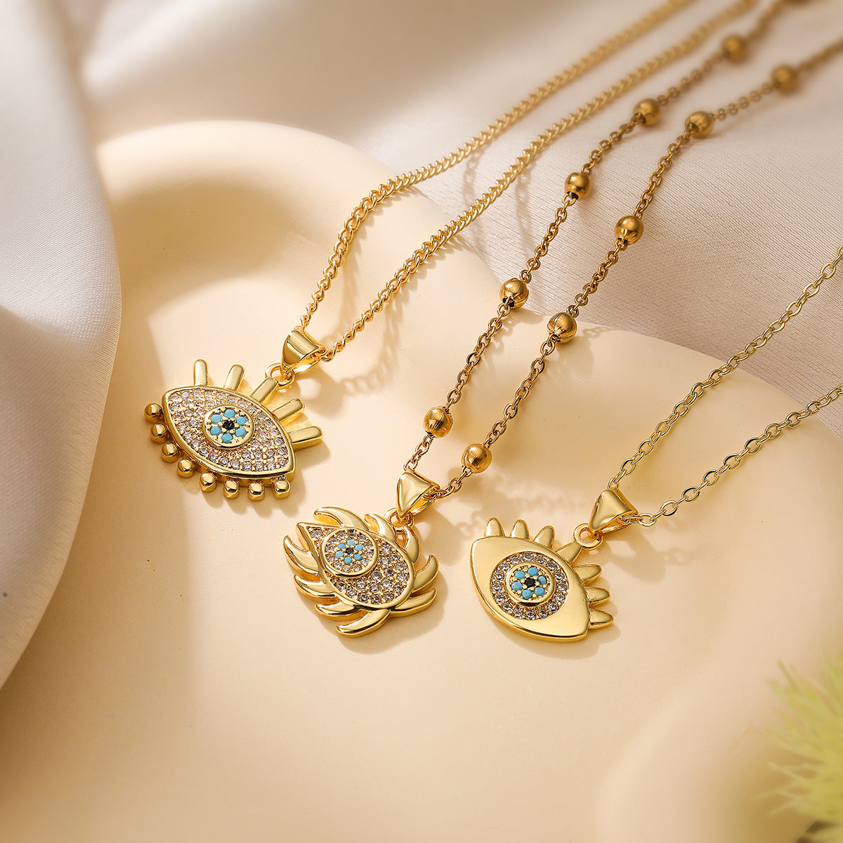 Minimalist Geometric Copper Necklace with 18K Gold Plating and Zircon Evil Eye Pendant for Women