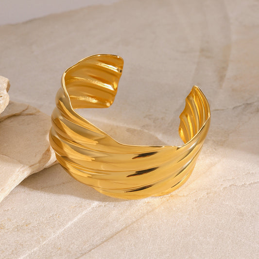 Minimalist Irregular Shape Stainless Steel Plated Bracelet with 18K Gold Finish for Women