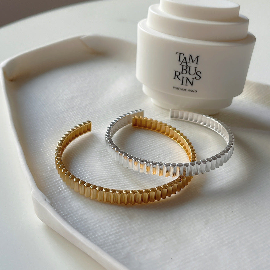 Braccialetto da donna minimalista a forma di ingranaggio irregolare con trama in argento sterling S925