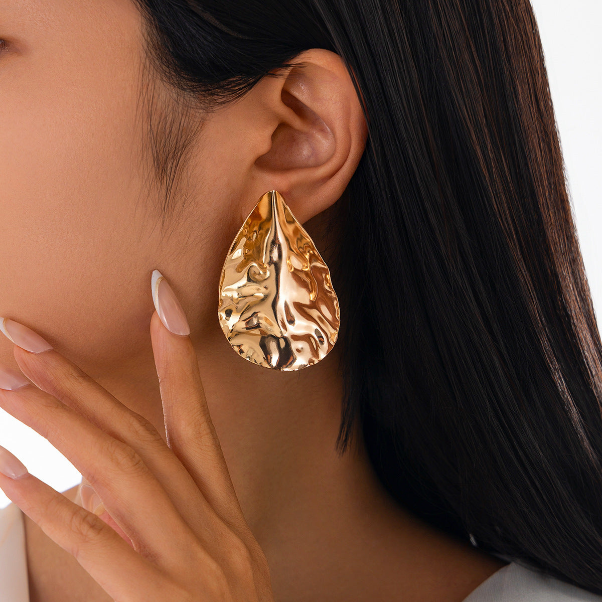 Pendientes Minimalistas Irregulares Geométricos Retorcidos con Forma de Gota de Aleación para Mujer con Acabado Galvanizado