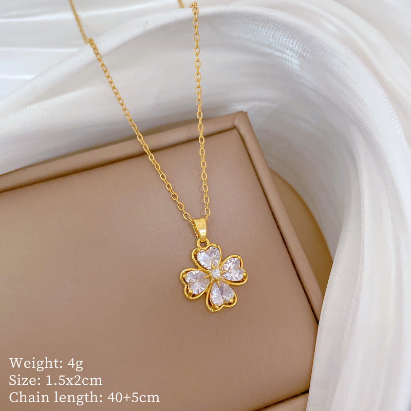 Set collana e orecchini geometrici da donna con cuore e quadrifoglio in acciaio inossidabile placcato lusso