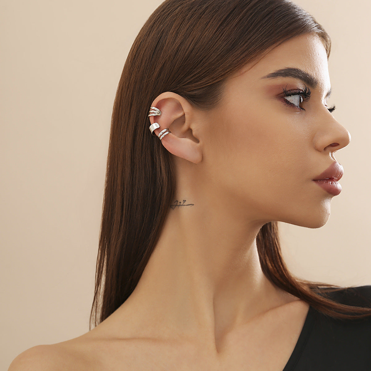 Pendientes de aro de metal chapado brillante geométricos de estilo dulce y moderno para mujer