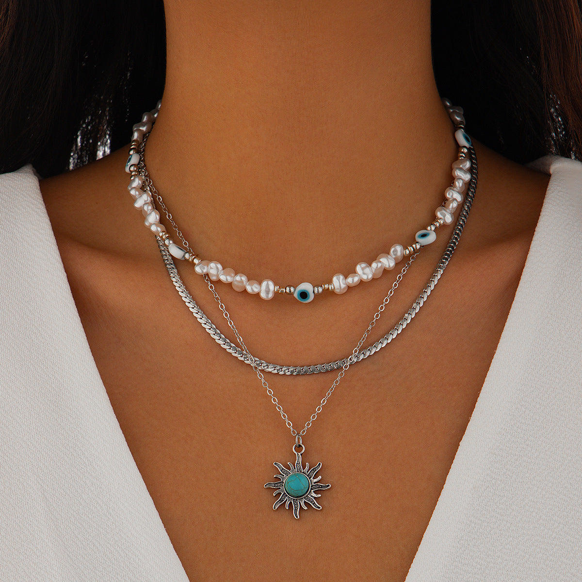 Collar con colgante vintage gótico de ojo turco con motivos solares, detalles de perlas irregulares y cadena de aleación multicapa con diseño geométrico