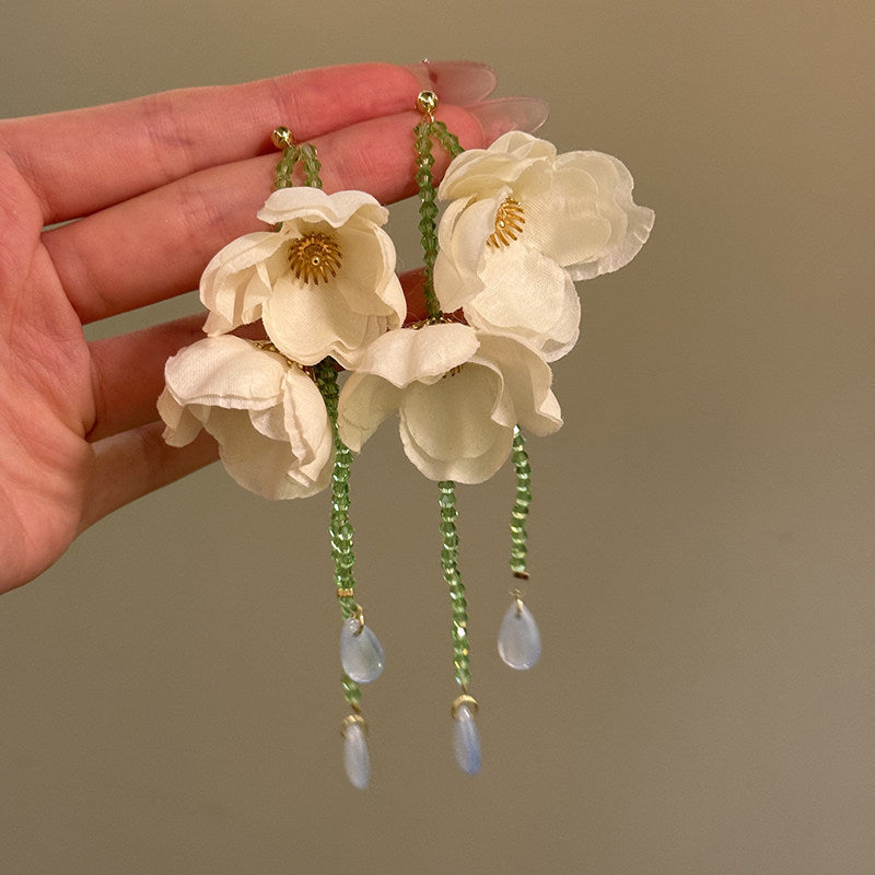 Elegantes pendientes de botón florales de cristal con postes de acero chapado en plata para mujer, joyería de oreja de lujo ligera de inspiración bohemia