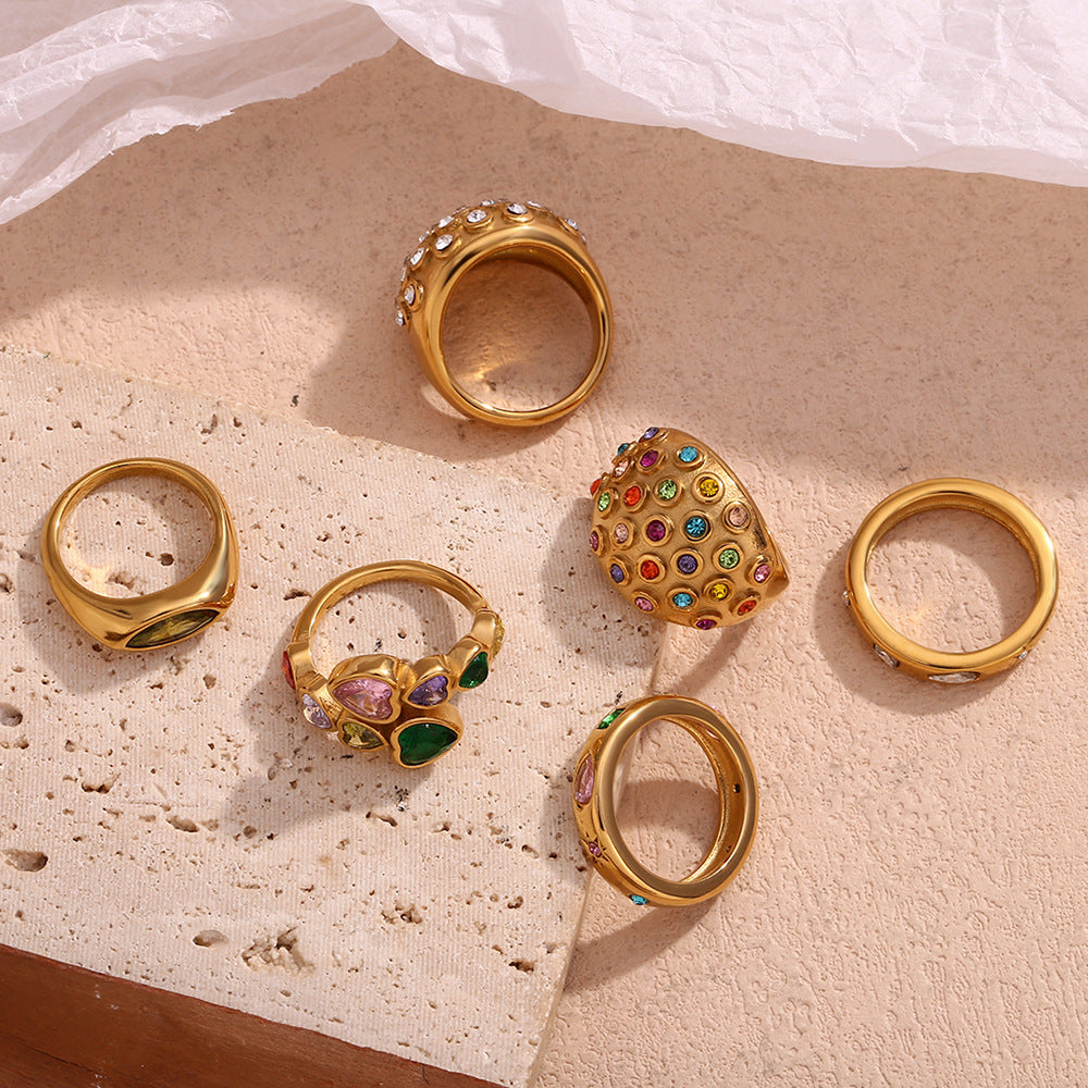 Anello vintage a cuore in acciaio inossidabile con placcatura in oro 18 carati e zirconi a cupola rotonda