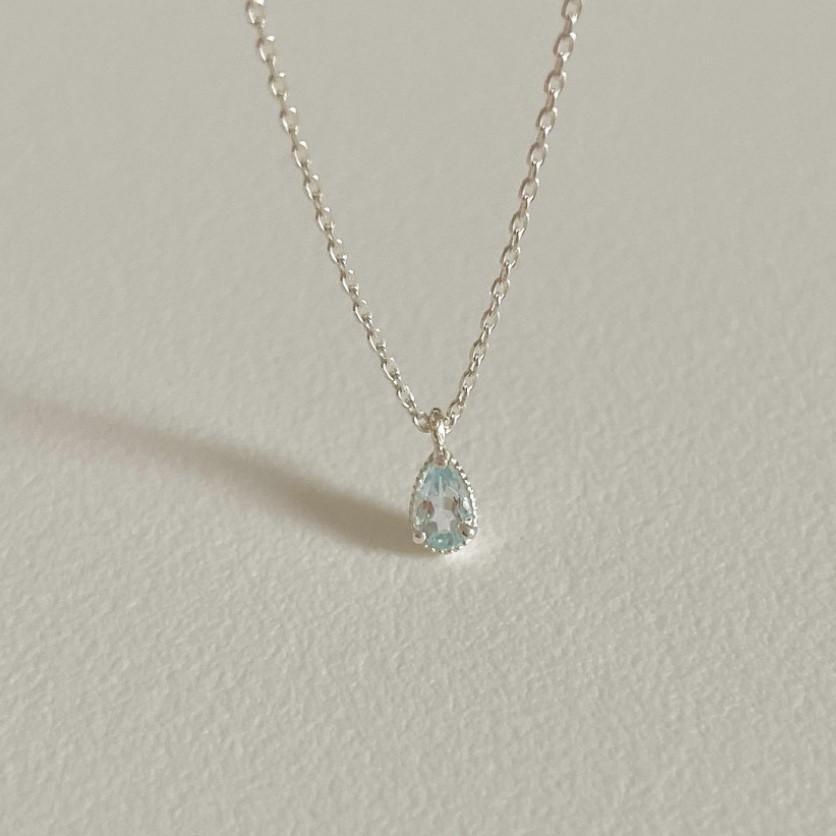 Collana Minimalista con Pendente Geometrico in Argento Sterling 925 con Dettagli in Strass