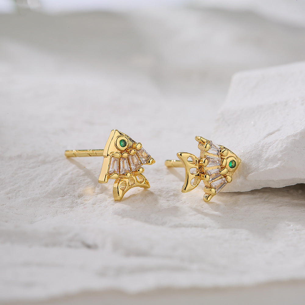 Minimalist 18K Gold Plated Copper Micro-set Zircon Geometric Fish Stud Earrings for Women