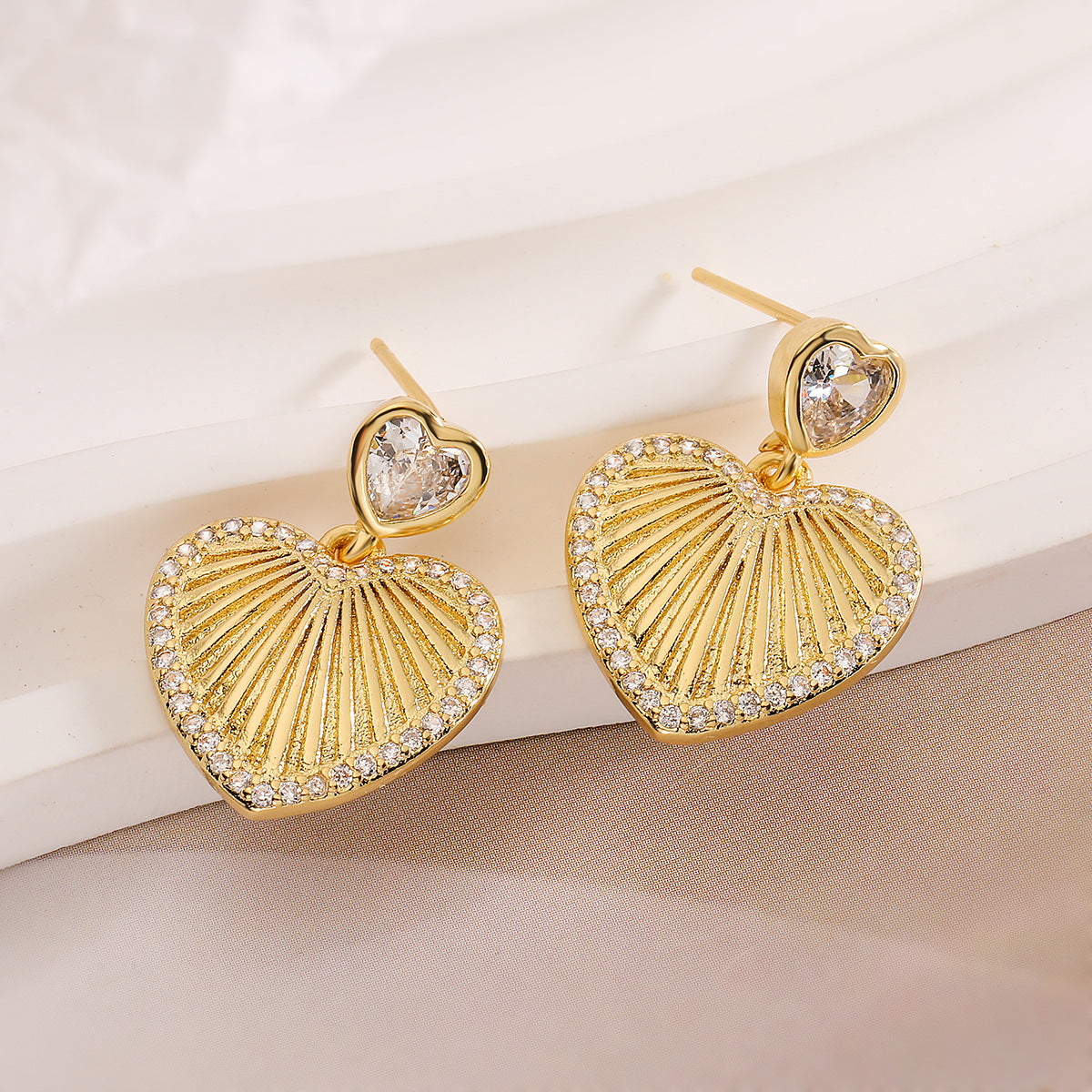 Orecchini Minimalisti a Cuore in Rame Placcato Oro 18K da Donna