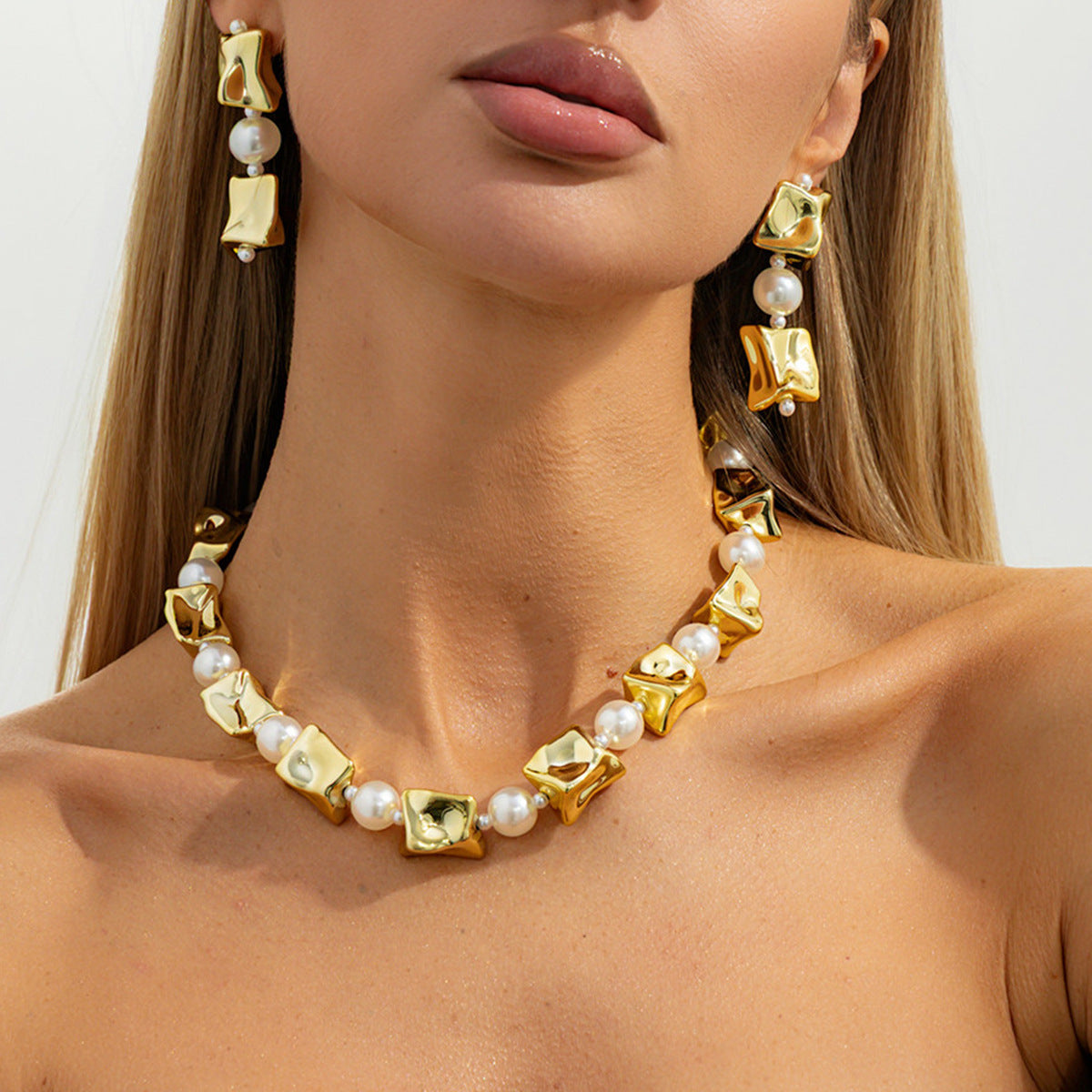 Minimalist Geometric Round Resin Pearl Beaded Necklace for Women