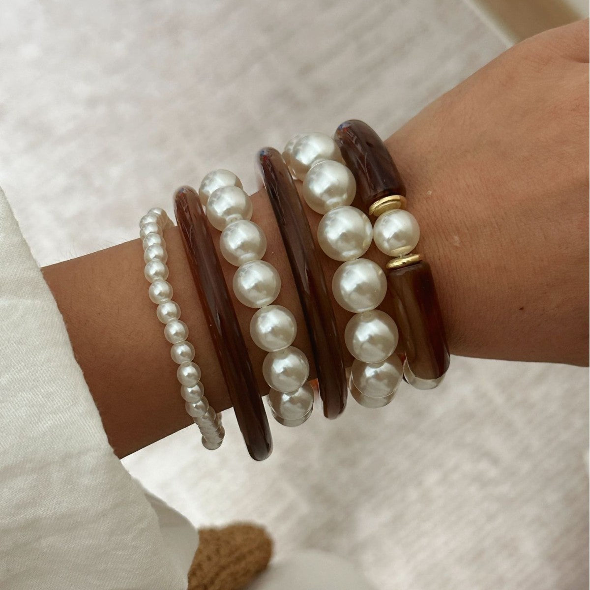 Minimalist Geometric Acrylic Bracelet Set with Imitation Pearl and Drip Oil Finish