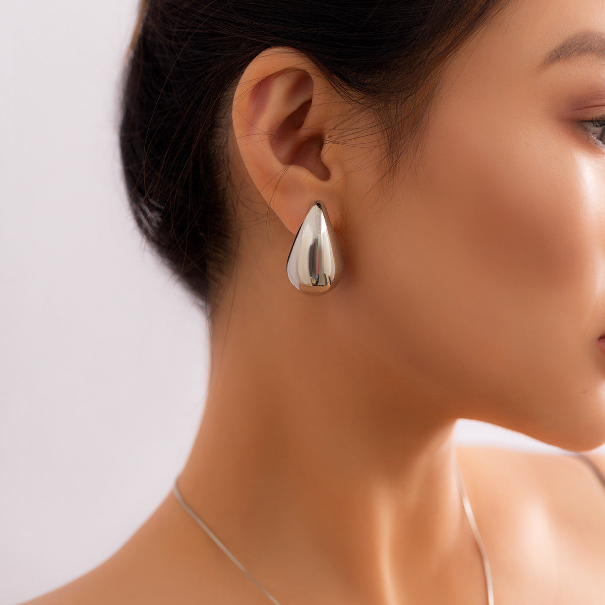 Minimalist Punk Plated Alloy Teardrop Pendant Necklace Snake Chain for Women