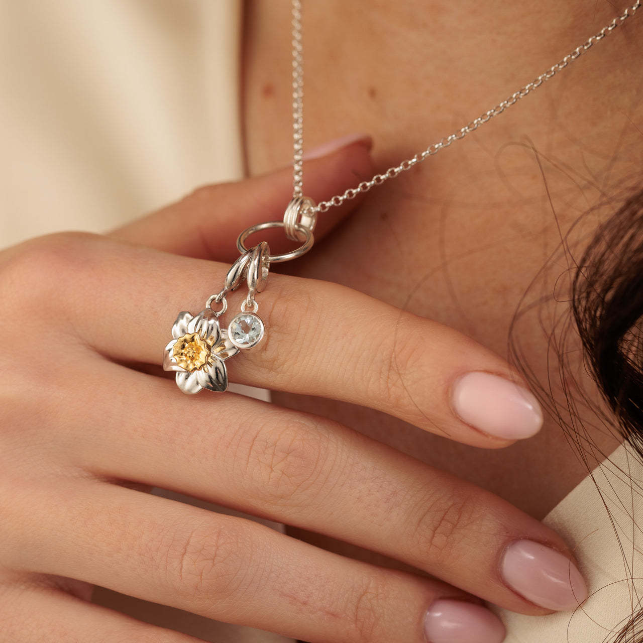 Vintage 18K Gold Plated Stainless Steel Floral Pendant Charm Bar for Women