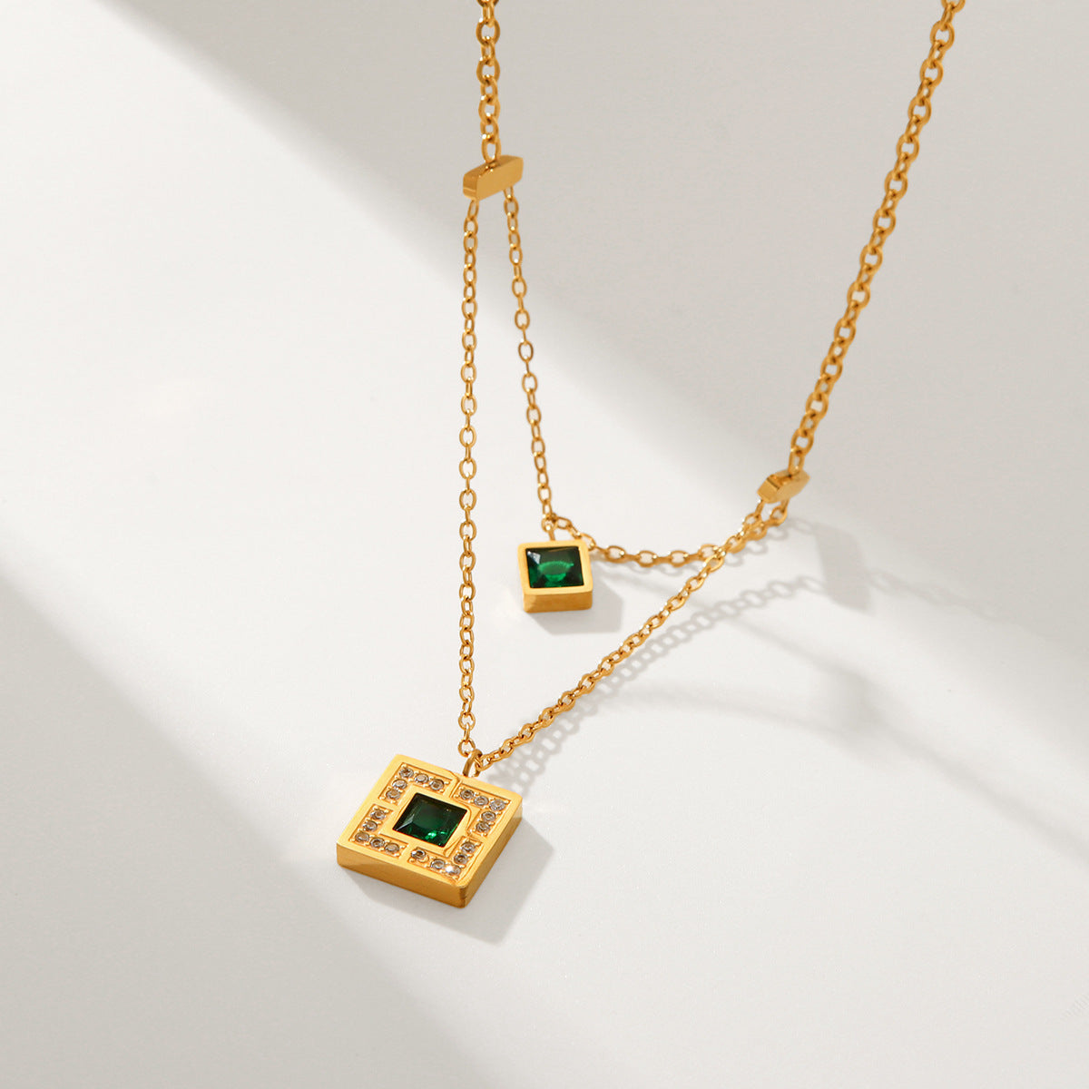 Ins Style Geometric Square Pendant Titanium Steel Necklace for Women with Rhinestone Inlay and Plated Finish