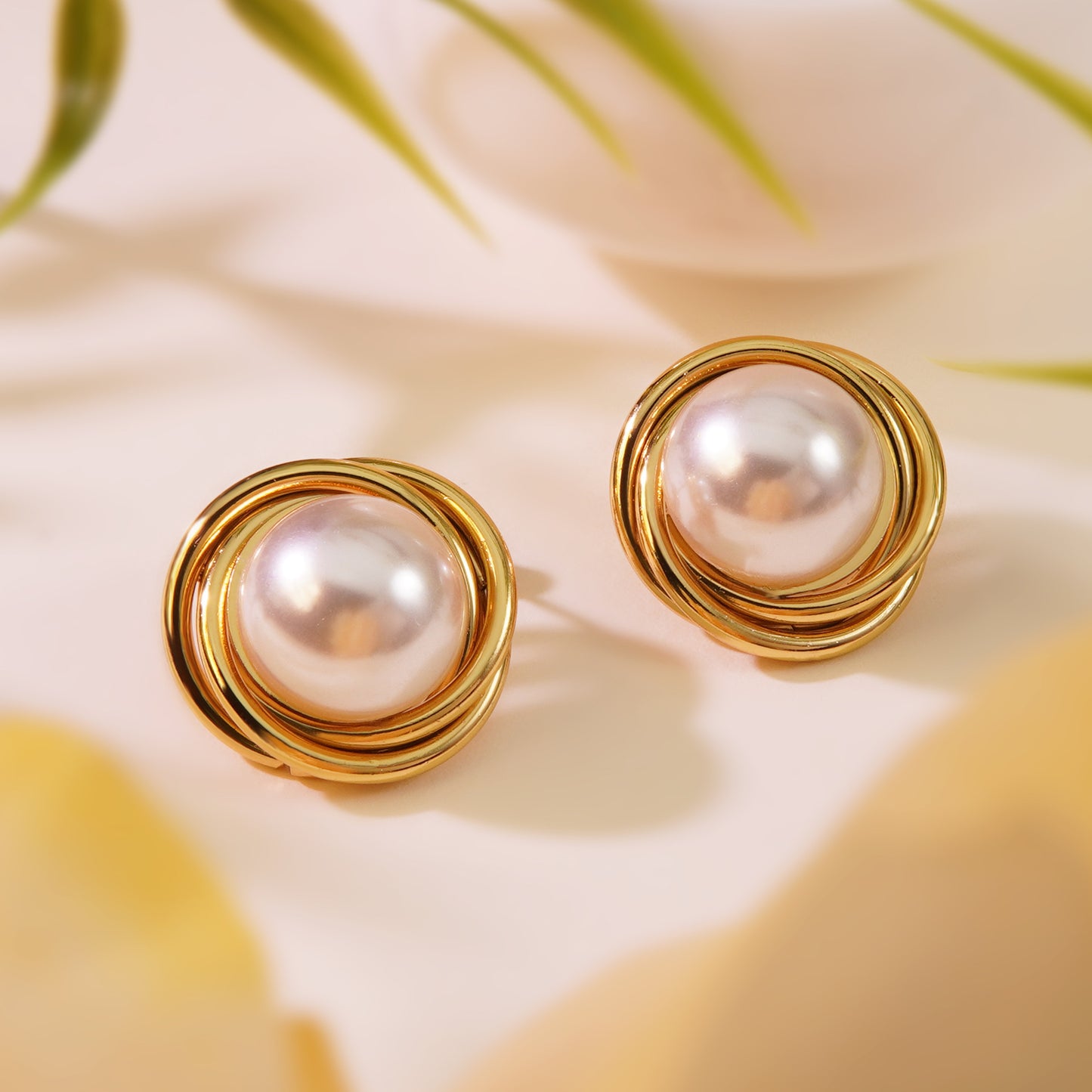 Vintage Elegant Round Geometric Plated Stainless Steel Imitation Pearl Baroque Earrings for Women