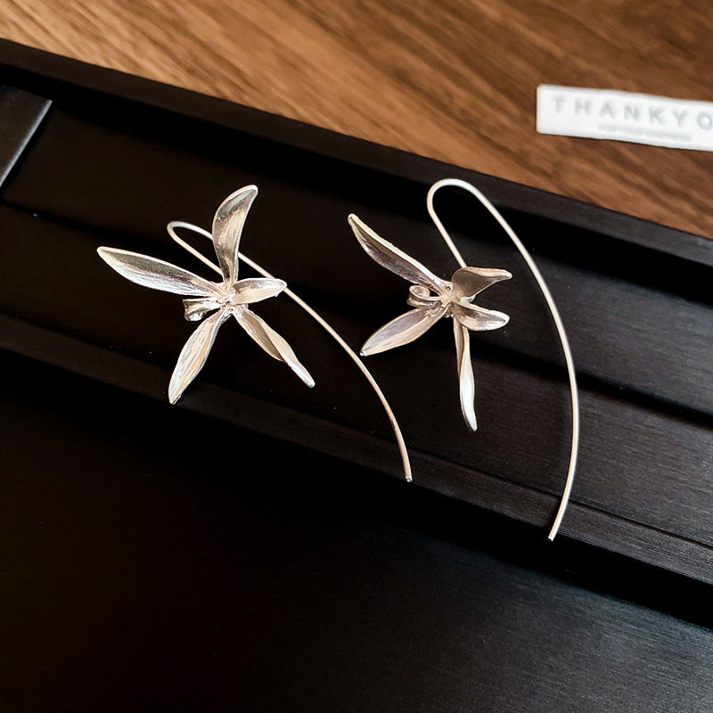 Pendientes Chic de Flor de Iris en Aleación con Acabado Galvanizado para Mujer Joyería de Moda Elegante y Ligera