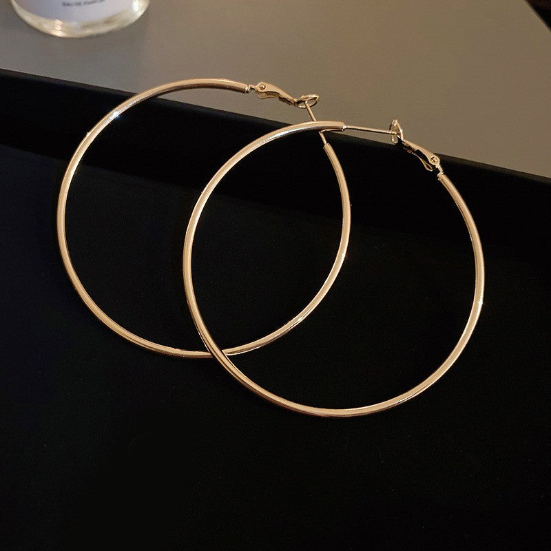 Eleganti orecchini a cerchio geometrici da donna in lega di zinco con finitura galvanica
