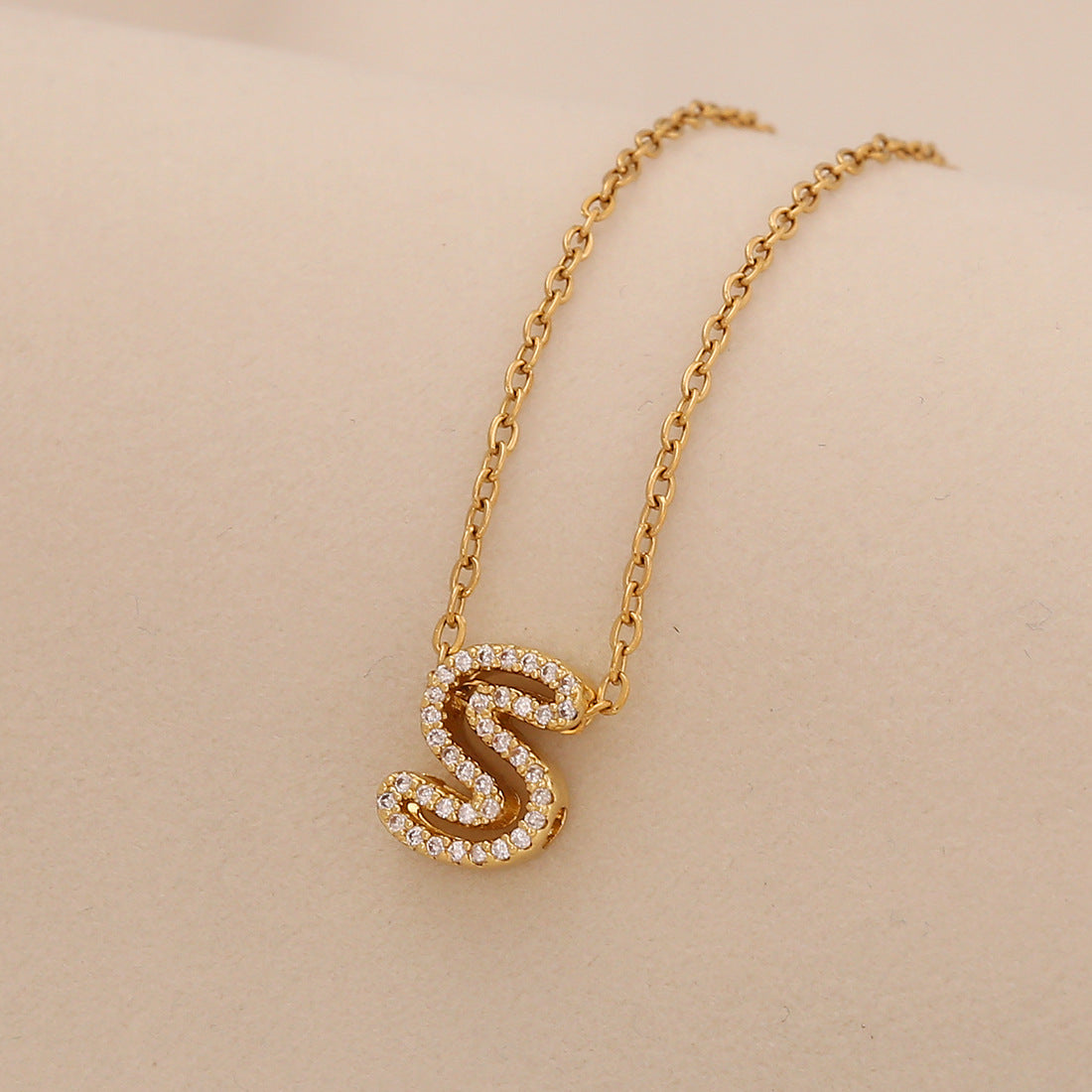 Minimalist Letter-Shaped Stainless Steel Pendant Necklace for Women with Versatile Clavicle Design