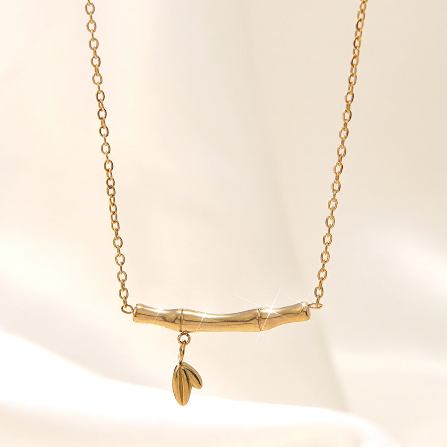 Elegante collana geometrica in acciaio inossidabile placcato oro con motivo bambù da donna