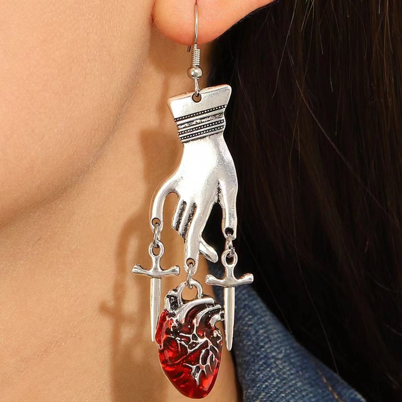 Pendientes de aleación con calavera gótica y corazón para Halloween con acabado chapado unisex