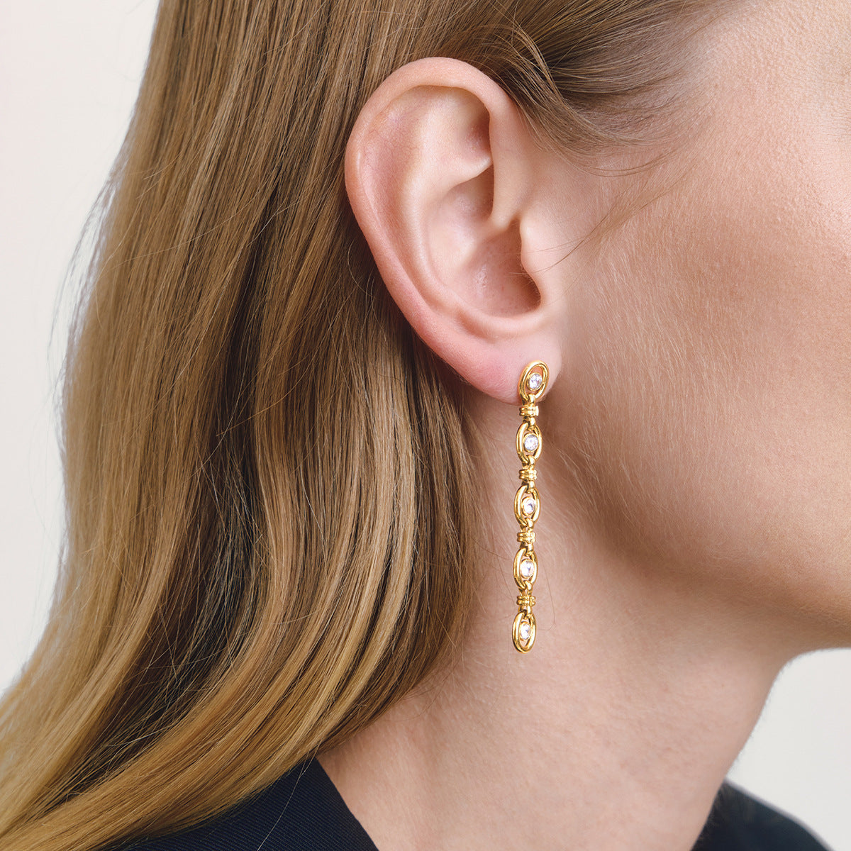 Elegantes Pendientes Colgantes con Borla de Acero Inoxidable PVD de Circonita Cúbica de Diseño Geométrico para Mujer