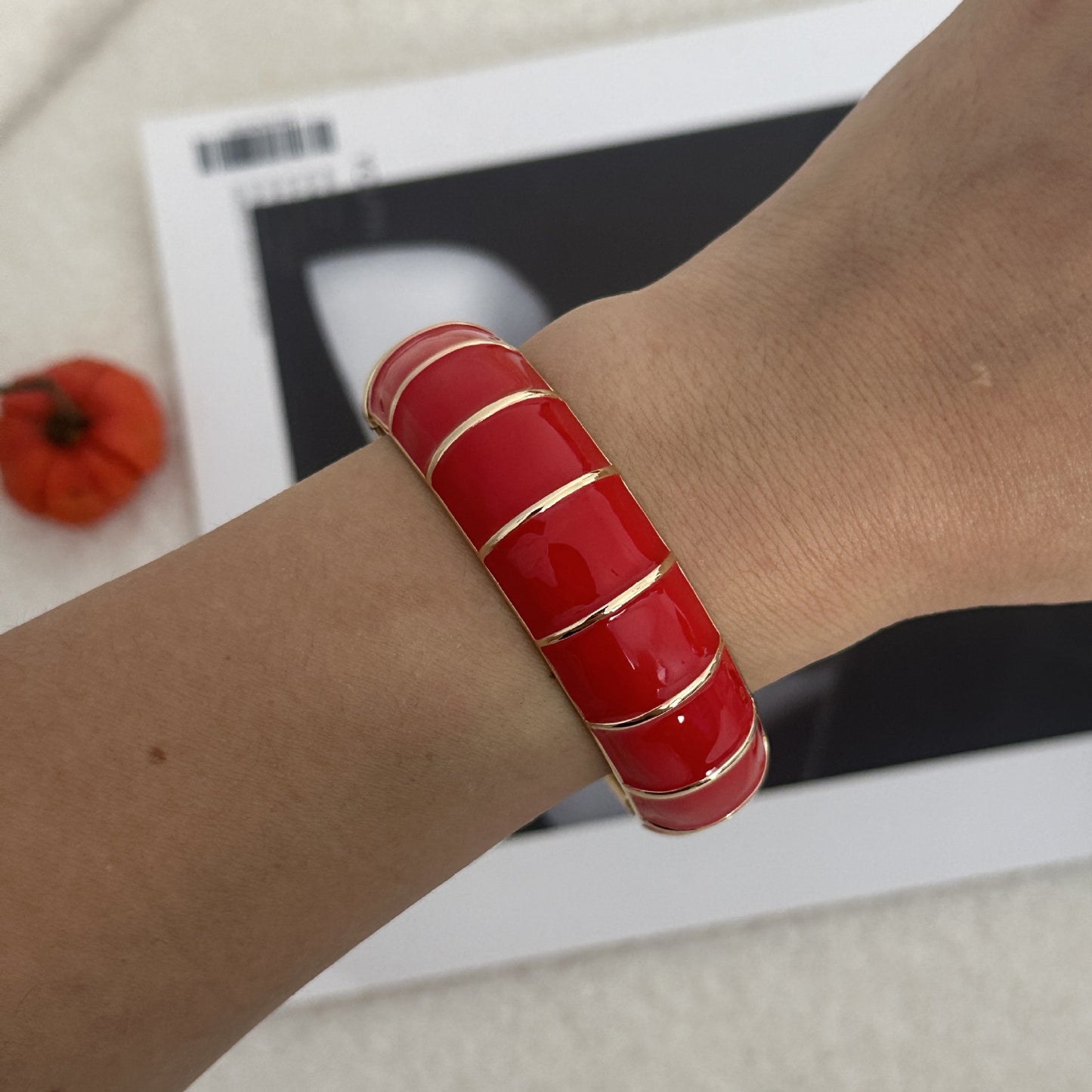 Rose Red Gradient Checkered Geometric Drip Oil Plated Alloy Open Cuff Bracelet