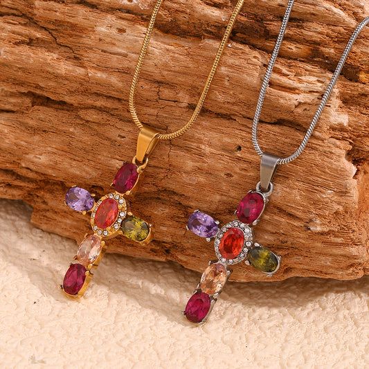 Collar con colgante de cruz bohemia vintage de acero inoxidable con baño de oro de 18 quilates y incrustaciones de pedrería colorida en cadena fina de serpiente para mujer