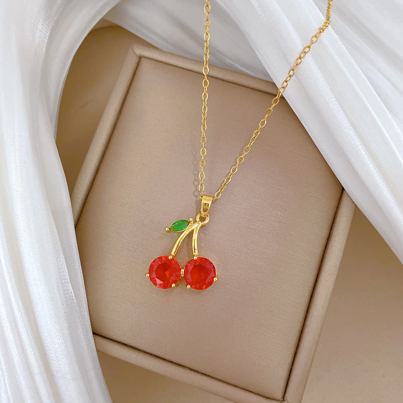 Collar colgante de cereza de dibujos animados para mujer, cadena de acero inoxidable con incrustaciones de diamantes de imitación y estilo fresco y dulce