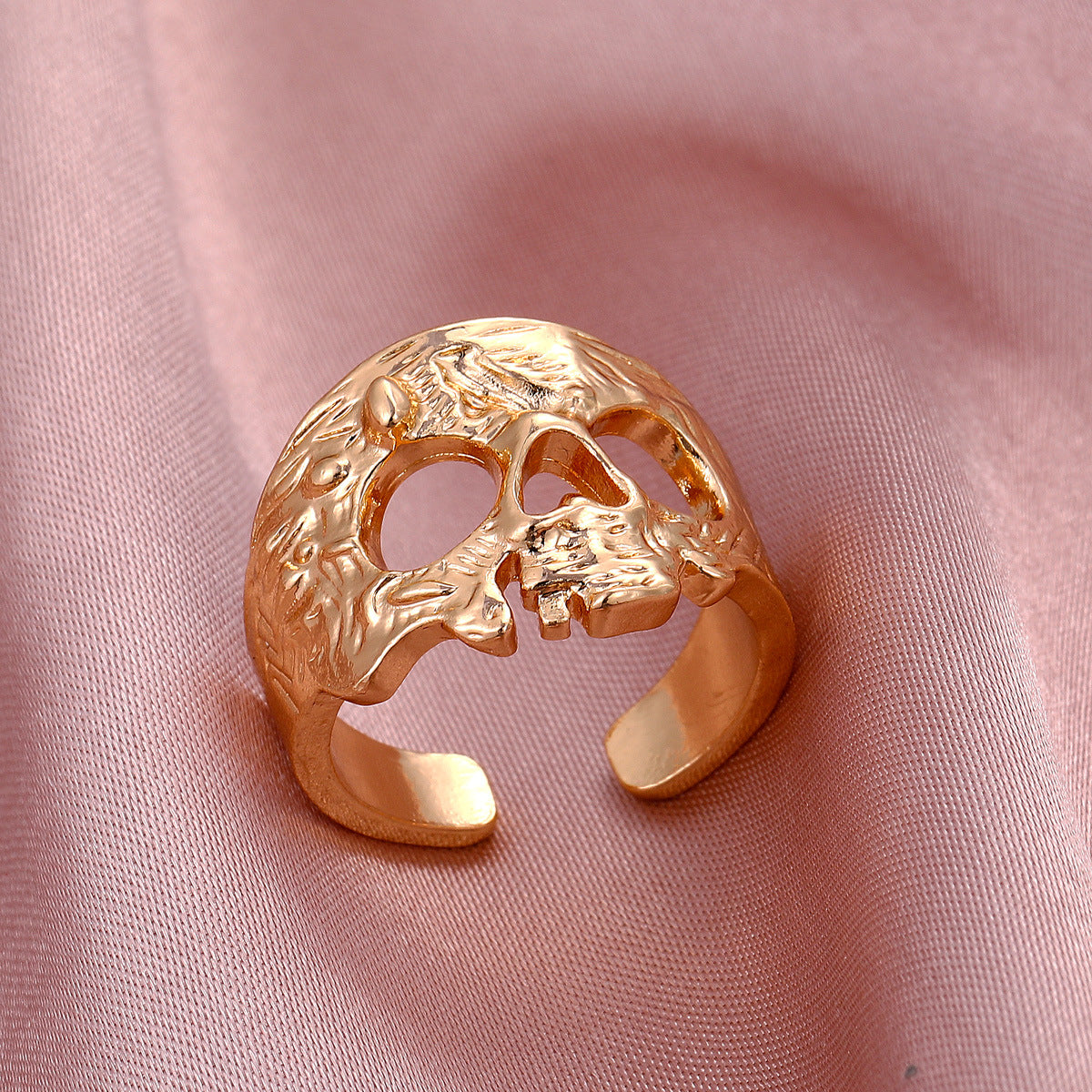 Gothic Punk Skull-Shaped Alloy Ring with Electroplated Finish for Unisex Streetwear Fashion