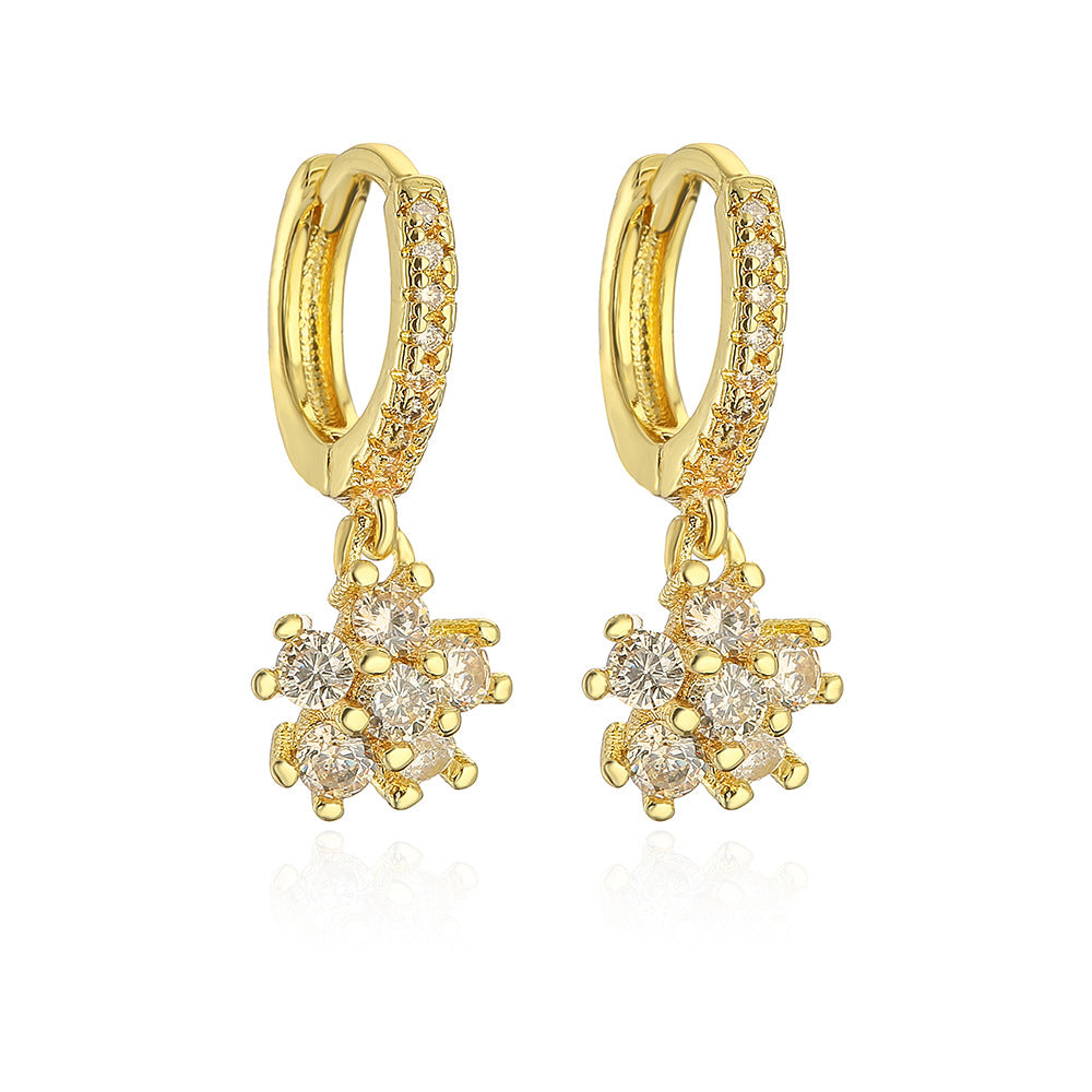Orecchini a farfalla alla moda in rame placcati oro 18 carati con intarsio di zirconi per donna
