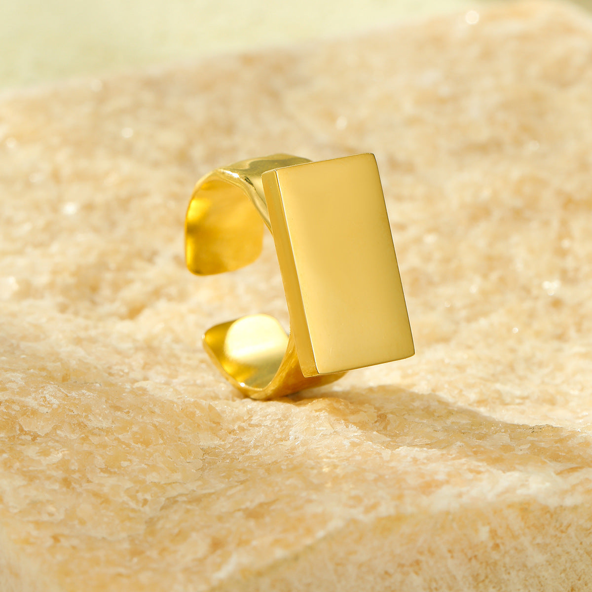 Anello da donna rettangolare di lusso minimalista in acciaio inossidabile placcato oro 18 carati