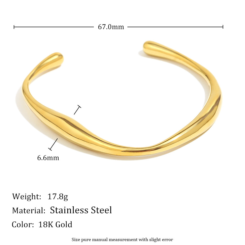 Bracciale Minimalista Irregolare Intrecciato in Acciaio Inossidabile con Placcatura in Oro 18K per l'Uso Quotidiano in Ufficio
