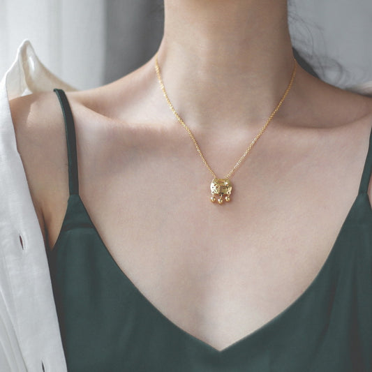 Collana Pendente Geometrica da Donna in Stile Cinese Vintage, in Acciaio al Titanio Placcato con Catena a O