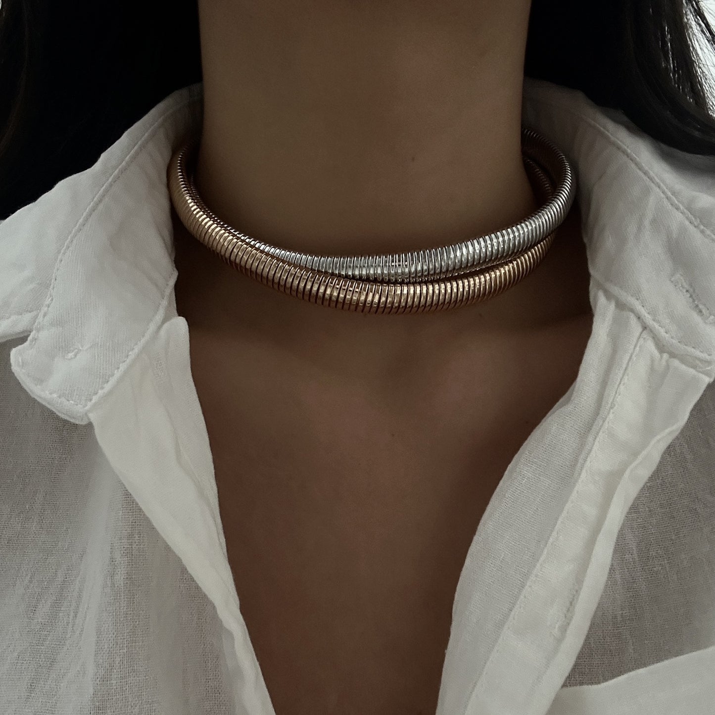 Collana girocollo da donna con catena a serpente geometrica minimalista