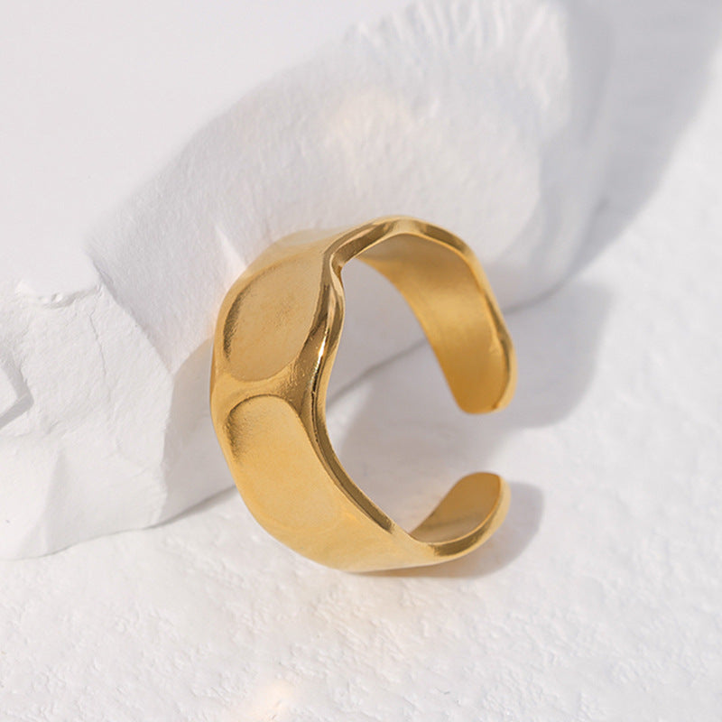 Anello aperto geometrico minimalista in acciaio inossidabile con forma irregolare e finitura placcata per donne e uomini