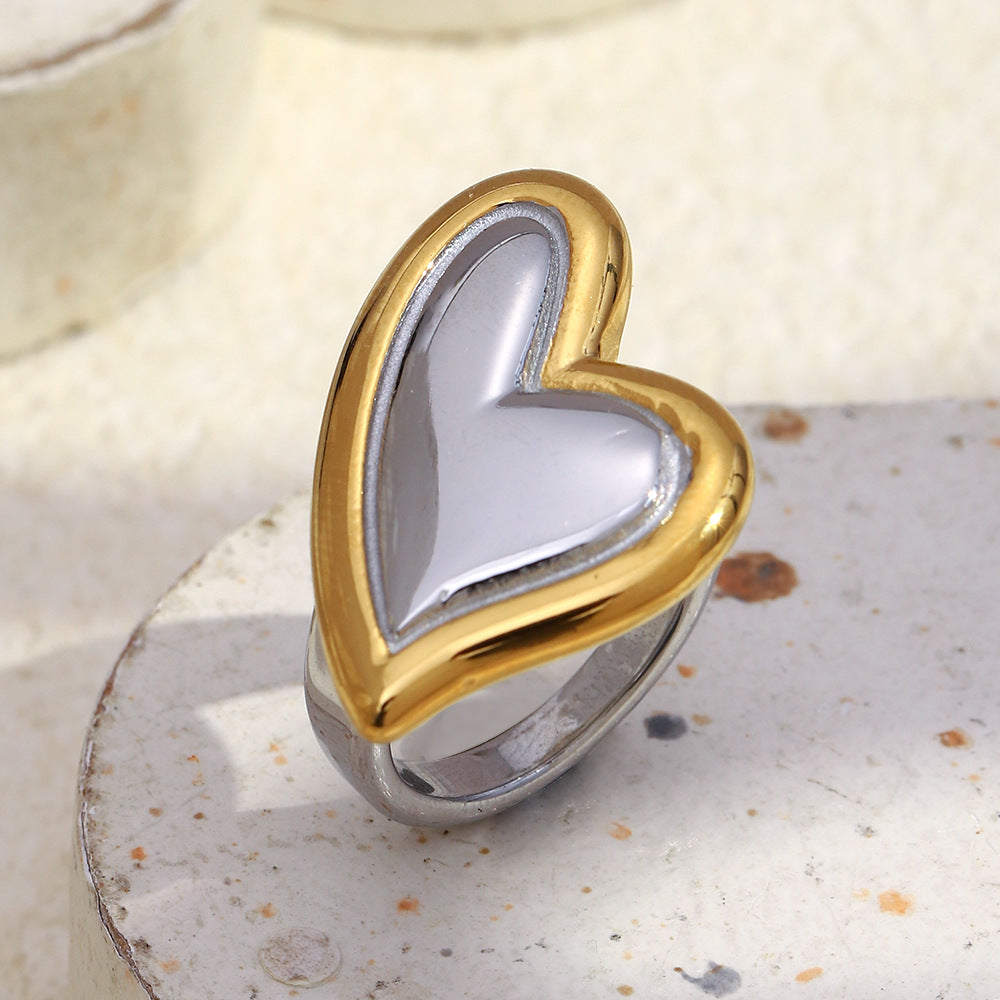 Anello Cuore Inclinato da Donna in Acciaio Inox Placcato Oro 18K Stile Minimalista