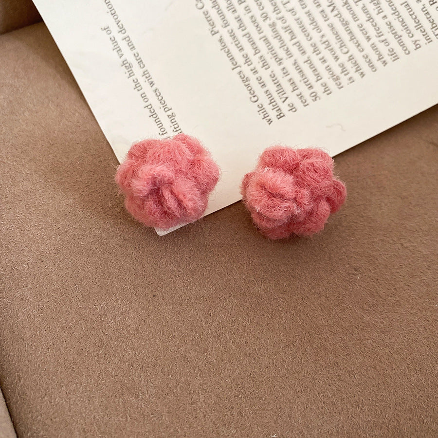 Pendientes de punto florales, elegantes y delicados para mujer con postes de acero inoxidable, lujo ligero para uso diario