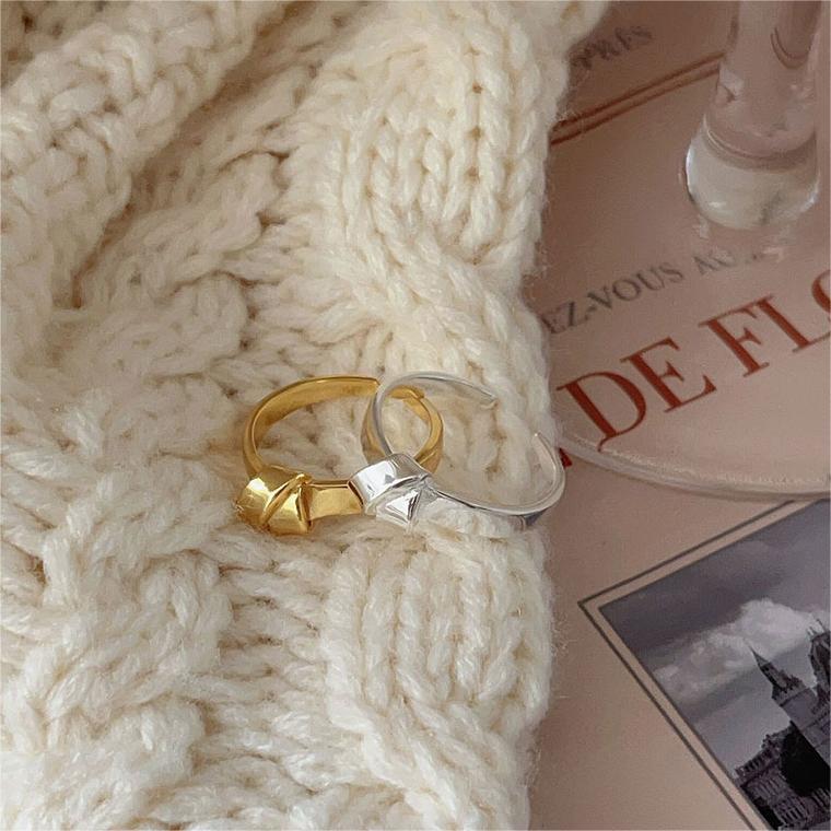 Minimalist Heart-Shaped 925 Sterling Silver Knotted Ring with Beveled Square Accents for Women