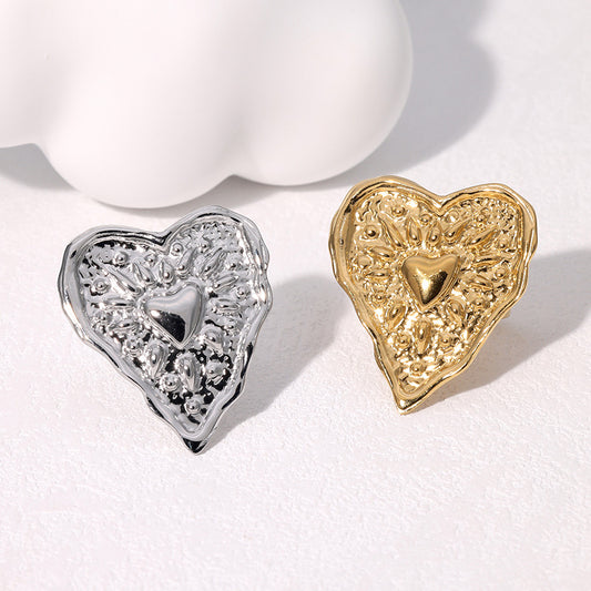 Anello da donna minimalista a forma di cuore in acciaio inossidabile placcato oro con estetica di lusso minimalista