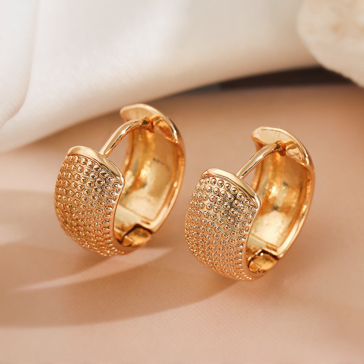 Vintage Geometric Copper Hoop Earrings with 18K Gold Plating for Women — Irregular Shape, Fashionable Office-Ready Design
