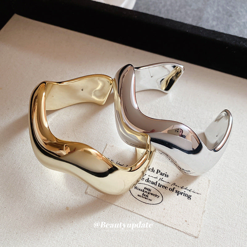 Bracciale da donna in acrilico a forma di onda, minimalista, con design a polsino aperto, gioiello da mano di lusso leggero