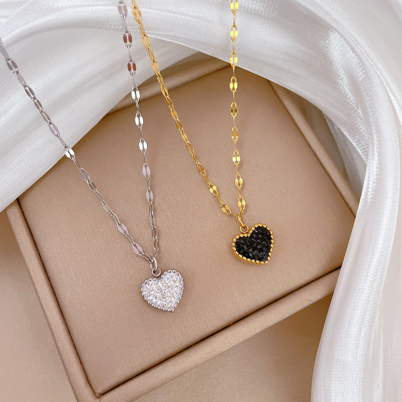 Collana Minimalista Dolce in Acciaio al Titanio con Catena a Labbro e Ciondolo a Cuore Fronte-Retro con Motivo Floreale