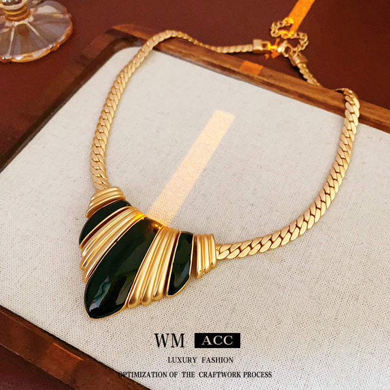 Vintage Geometric Pendant Necklace in Alloy with Enamel Finish for Women, Lightweight Luxury-Style Jewelry