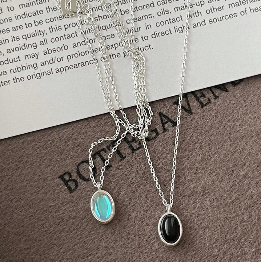 Collana con ciondolo ovale minimalista in argento sterling 925 con intarsio di strass AB per donna